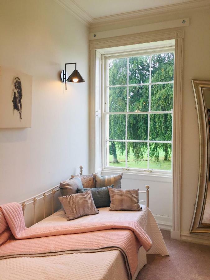 Llwynhelig Manor Bed & Breakfast Llandeilo Exterior photo